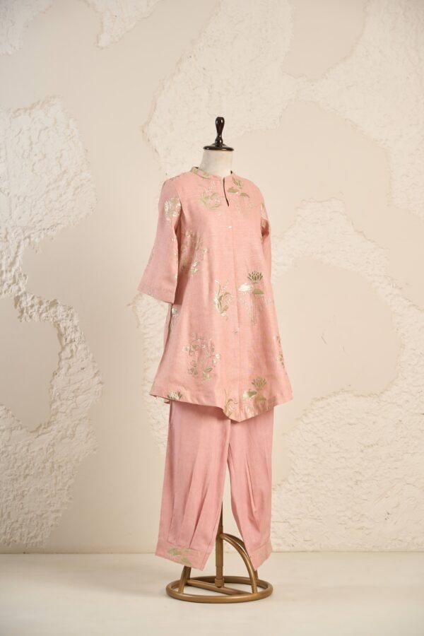 DANK SHOOT0020 Old Rose Appliqué Kurta with Pleated Pants